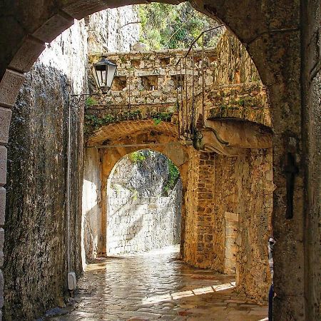 Old Town Boskovic Apartment Kotor Bagian luar foto