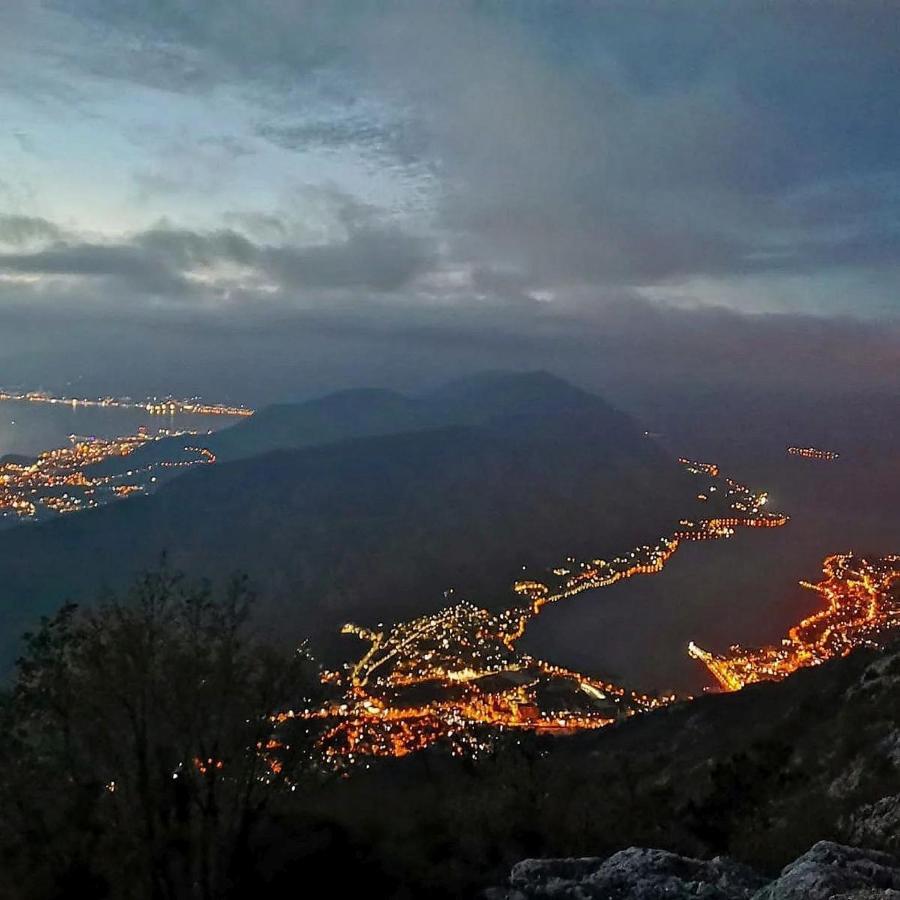 Old Town Boskovic Apartment Kotor Bagian luar foto